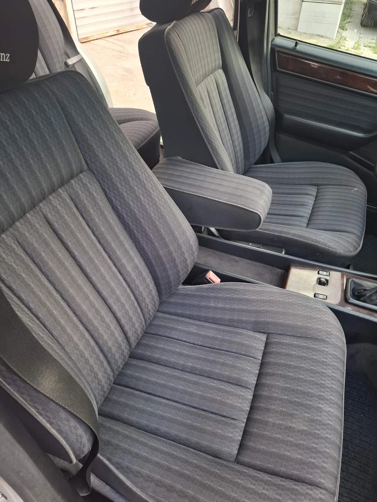 Mercedes-Benz 124 200Е, снимка 10 - Автомобили и джипове - 55805118