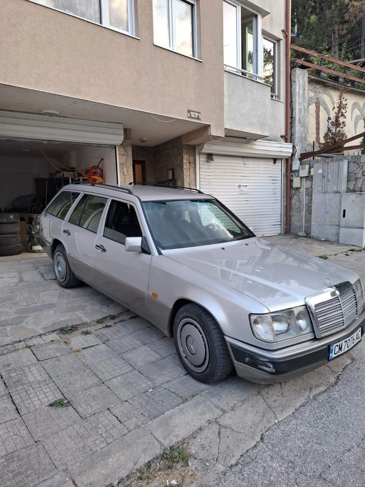 Mercedes-Benz 124 200Е, снимка 4 - Автомобили и джипове - 55805118