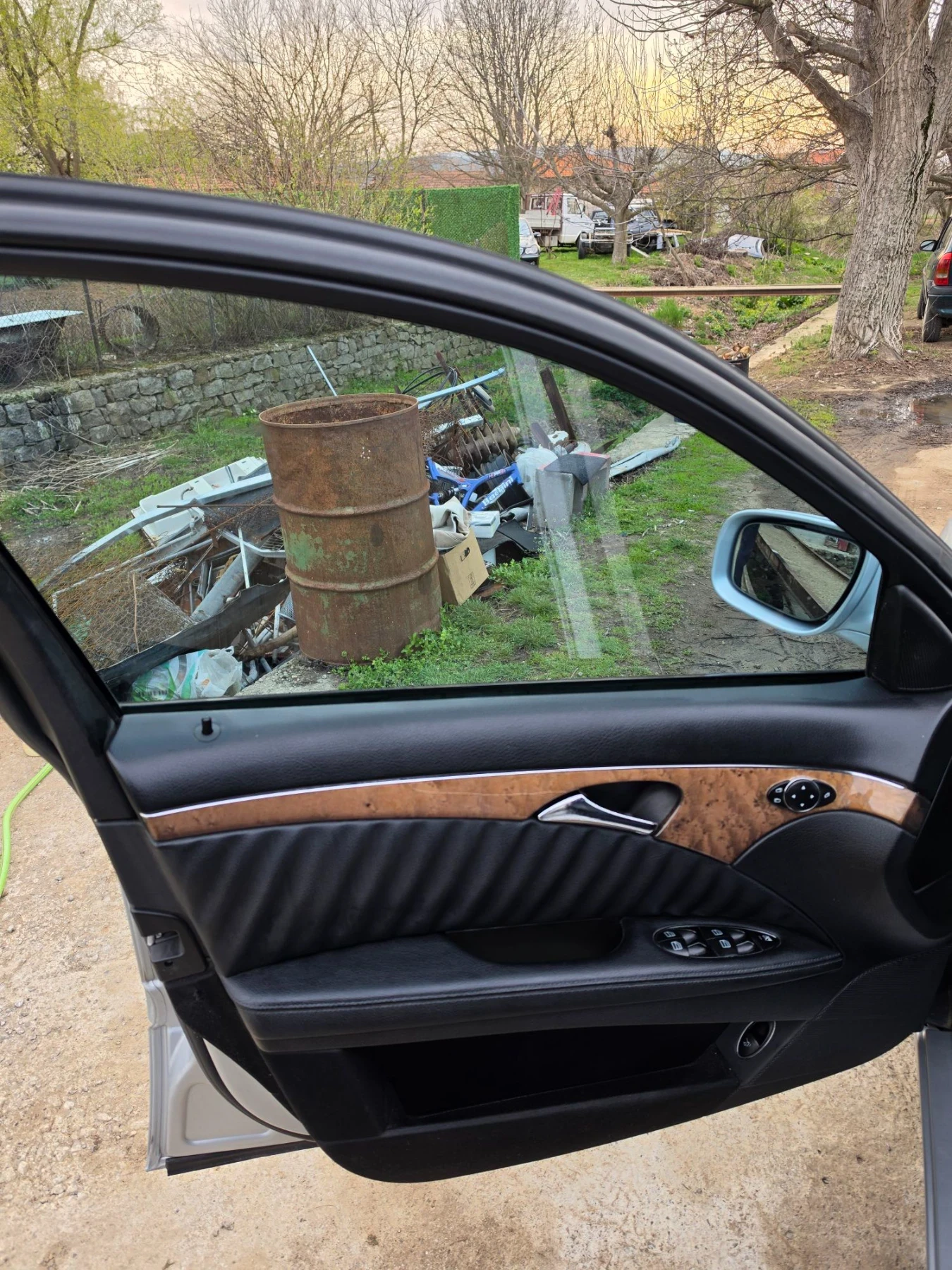 Mercedes-Benz E 280, снимка 16 - Автомобили и джипове - 56135047