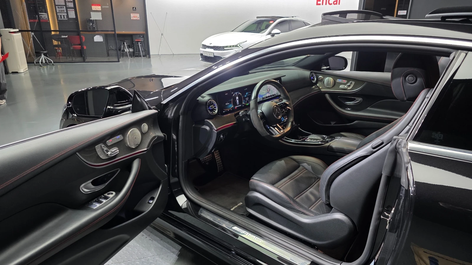 Mercedes-Benz E 53 AMG 4MATIC+ , снимка 9 - Автомобили и джипове - 56260016