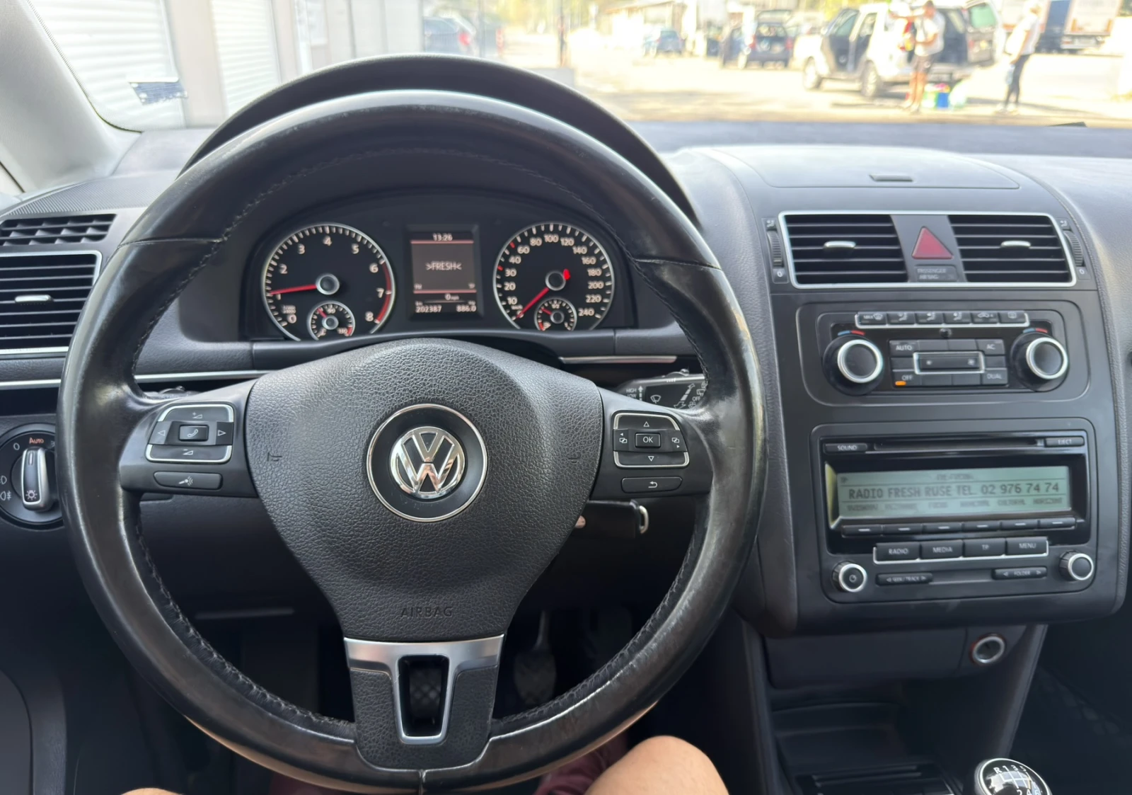 VW Touran TSI, снимка 10 - Автомобили и джипове - 56453462