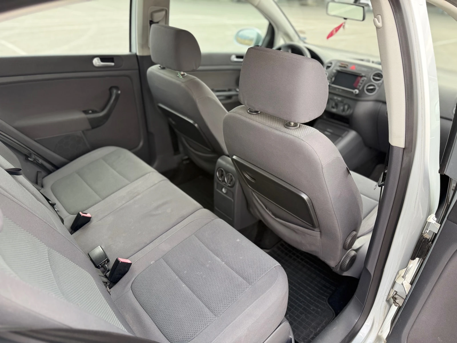 VW Golf Plus 1.6 Газ - Бензин, снимка 13 - Автомобили и джипове - 56524278