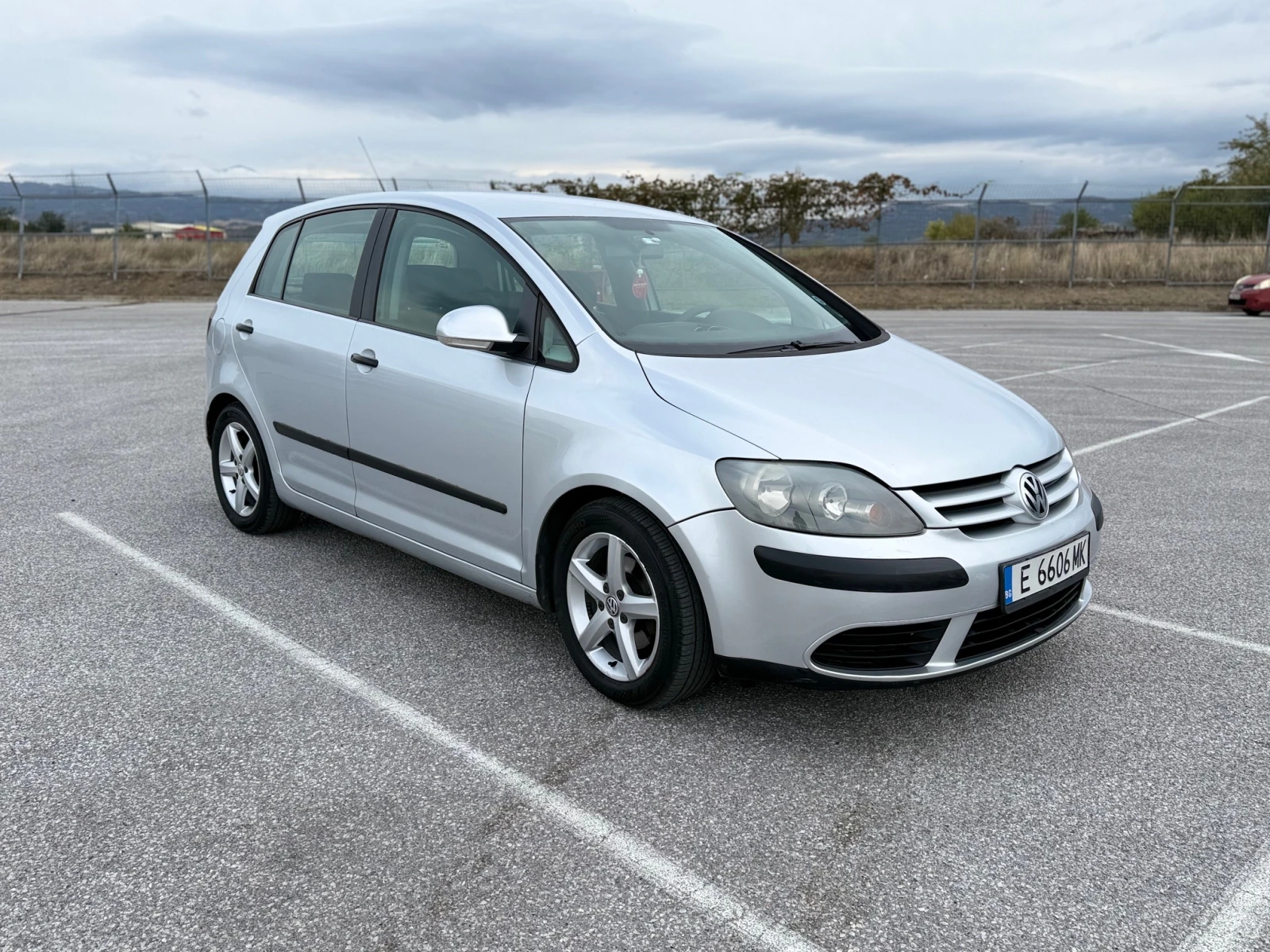 VW Golf Plus 1.6 Газ - Бензин, снимка 2 - Автомобили и джипове - 56524278
