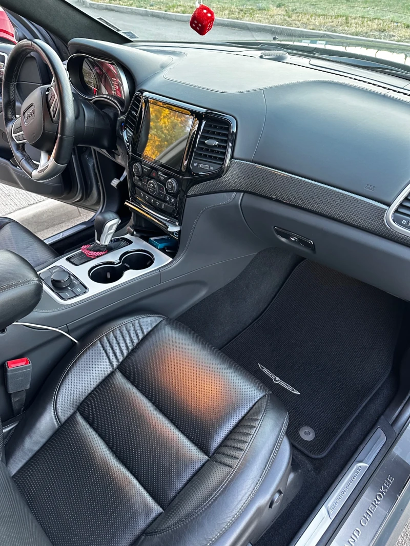 Jeep Grand cherokee Trackhawk, снимка 12 - Автомобили и джипове - 51916519