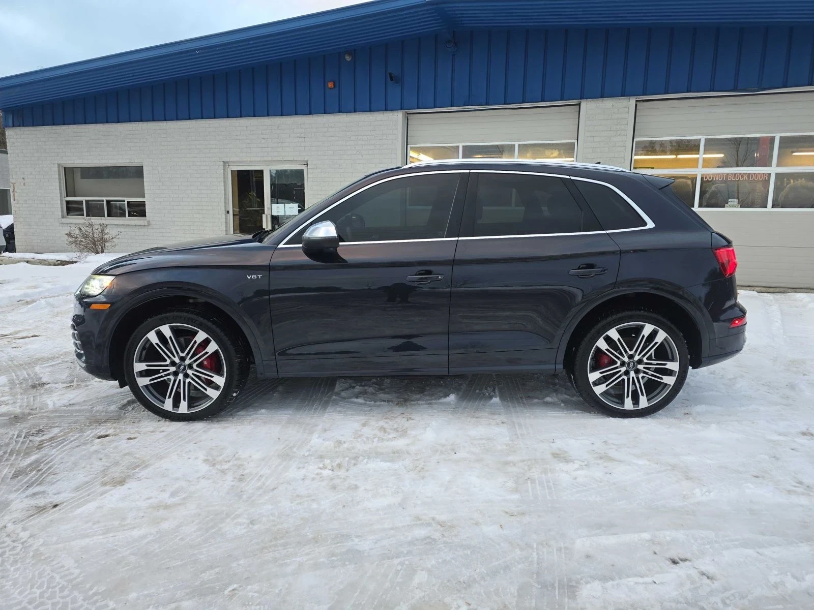 Audi SQ5 Technik* 360View* 21ichWheel-pkg* Подгрев* Пано - изображение 3