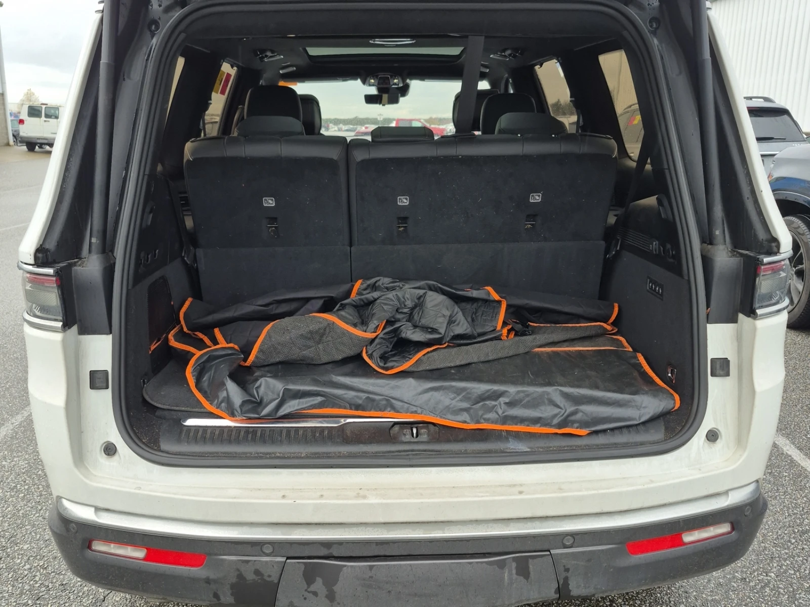 Jeep Grand Wagoneer Series III * CARFAX*  | Mobile.bg � ����������� 10