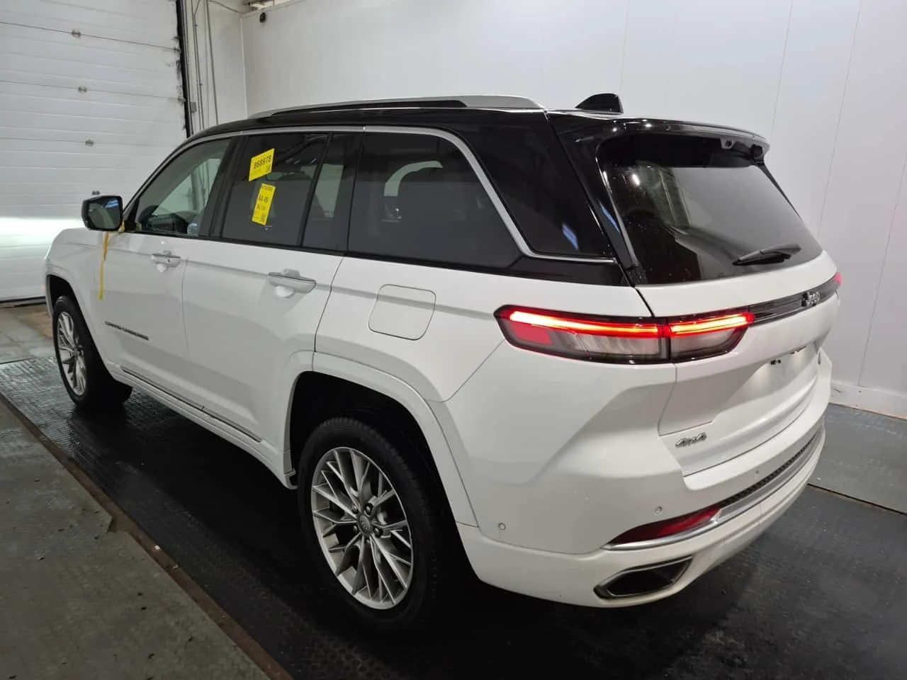 Jeep Grand cherokee SUMMIT| HUD| 360| AMBIENT| PANO| 2 КЛЮЧА , снимка 4 - Автомобили и джипове - 54193182