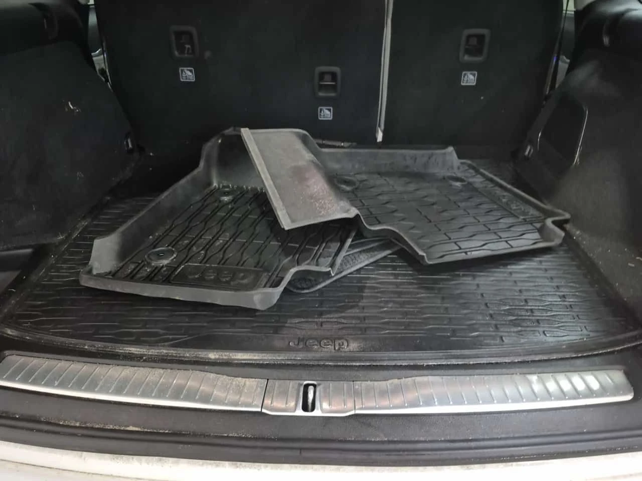 Jeep Grand cherokee SUMMIT| HUD| 360| AMBIENT| PANO| 2 КЛЮЧА , снимка 14 - Автомобили и джипове - 54193182