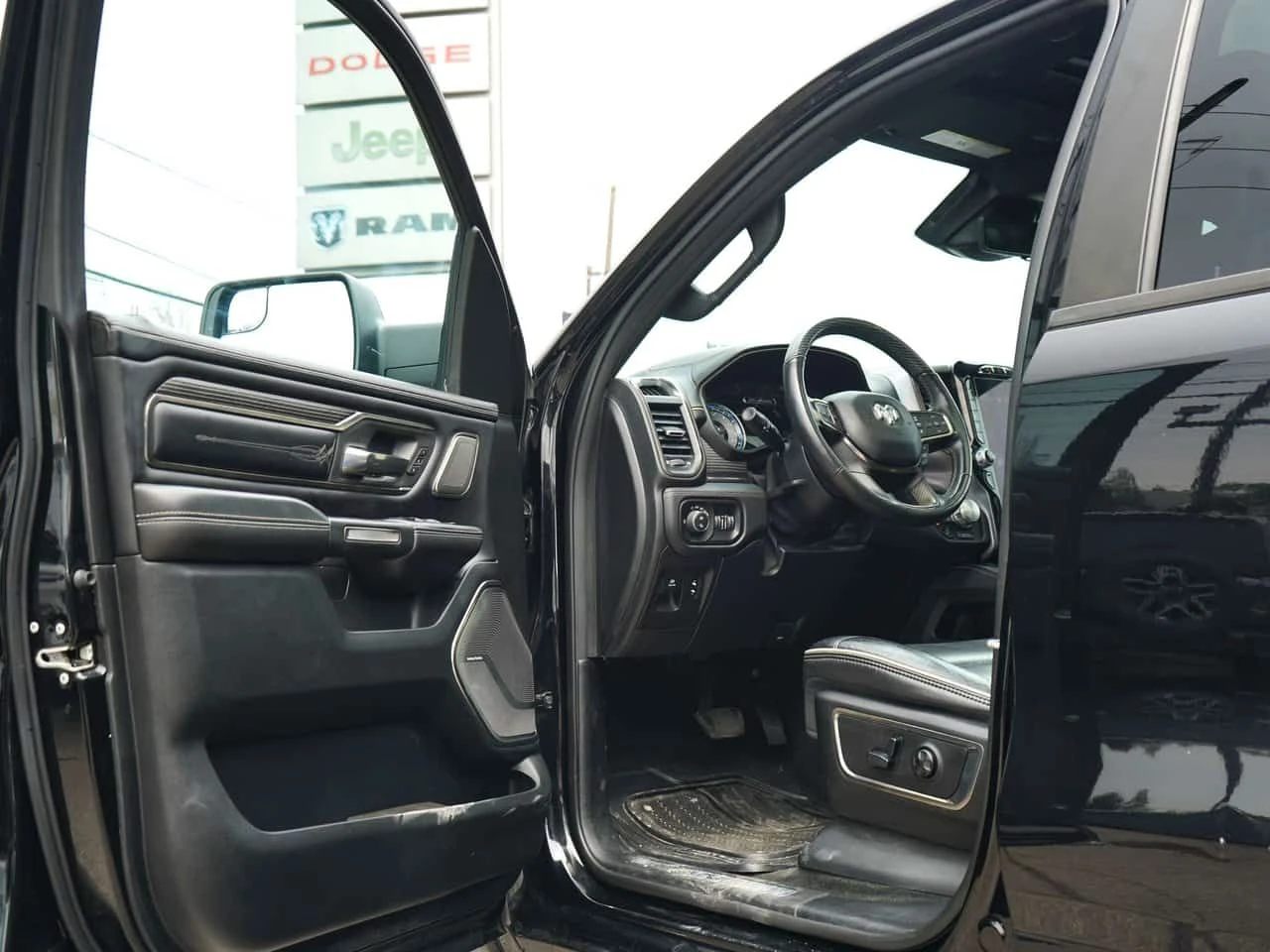 Dodge RAM 1500 Limited / Harman Kardon / 360 / ОБДУХВАНЕ / ФИКС  , снимка 9 - Автомобили и джипове - 54619658