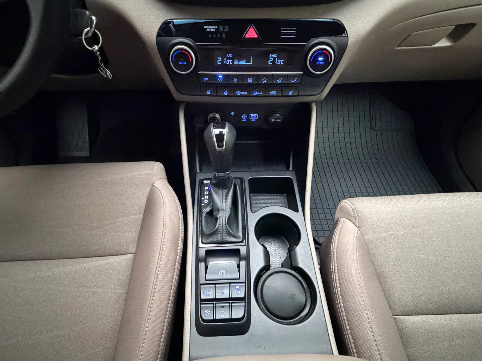 Hyundai Tucson 50000 КМ, снимка 11 - Автомобили и джипове - 55254291