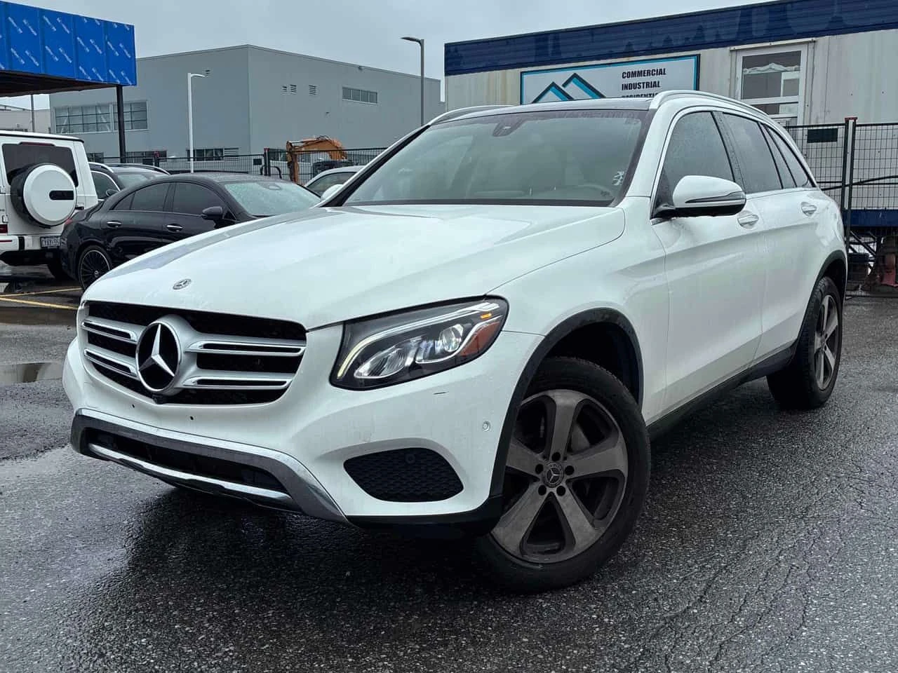 Mercedes-Benz GLC 300 360КАМЕРИ* ПАНОРАМА* ПОДГРЕВ* 
