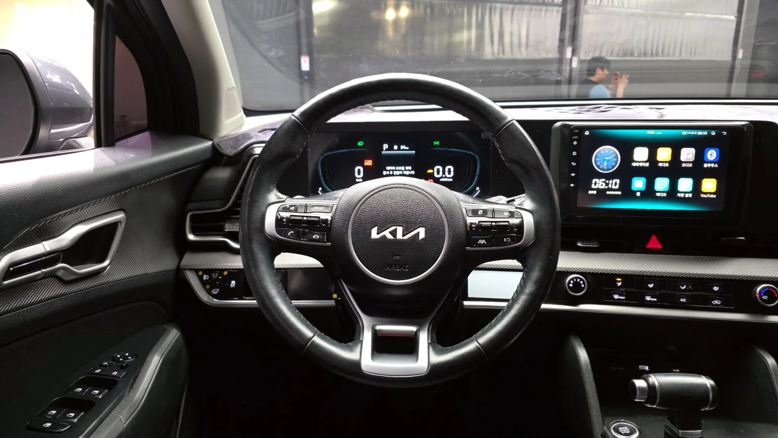 Kia Sportage 1.6 Turbo 2WD, снимка 12 - Автомобили и джипове - 55463375