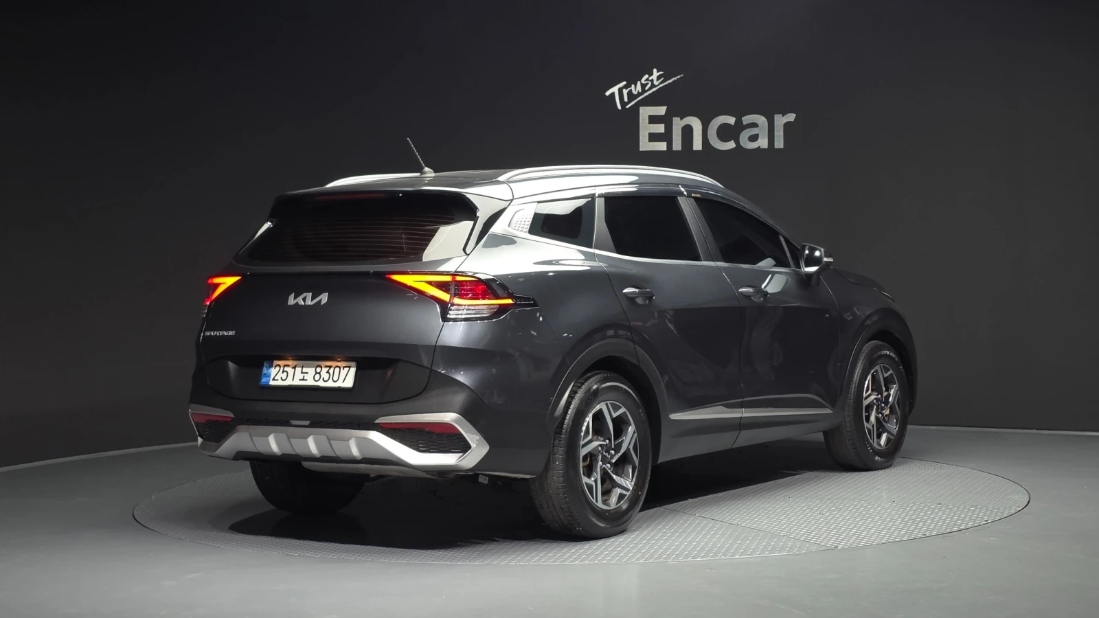 Kia Sportage 1.6 Turbo 2WD, снимка 2 - Автомобили и джипове - 55463375