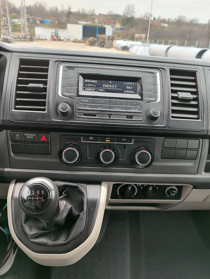 VW Transporter 2.0tdi Transporter Kombi , снимка 12 - Бусове и автобуси - 52892001