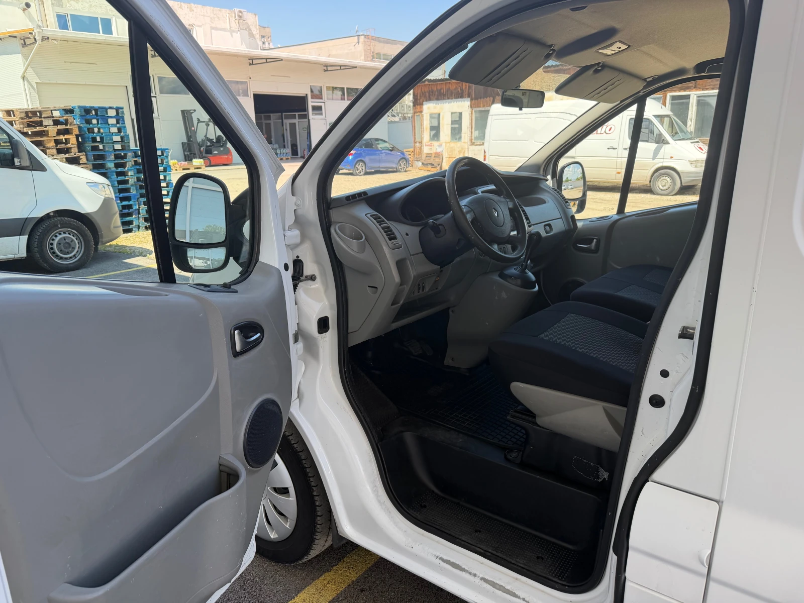 Renault Trafic 2.0 DCI, снимка 7 - Бусове и автобуси - 54877161