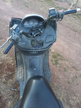 Suzuki Burgman Скутер 400 кубика, снимка 4