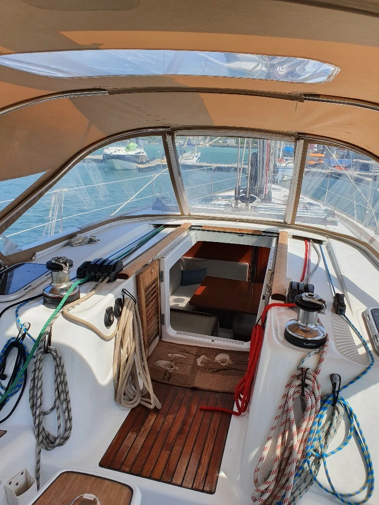 Ветроходна лодка Beneteau OCEANIS - изображение 7
