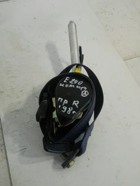 Колан преден десен Мерцедес Е200 компресор