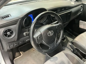 Toyota Auris 1.8 Хибрид , снимка 4