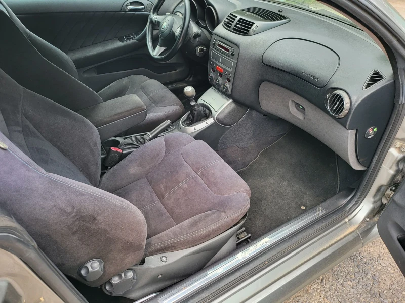 Alfa Romeo Gt 1.9JTDm 150k.c., снимка 10 - Автомобили и джипове - 50670363