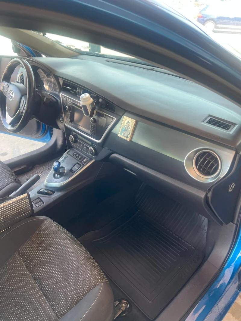 Toyota Auris 1.8, снимка 13 - Автомобили и джипове - 50804727
