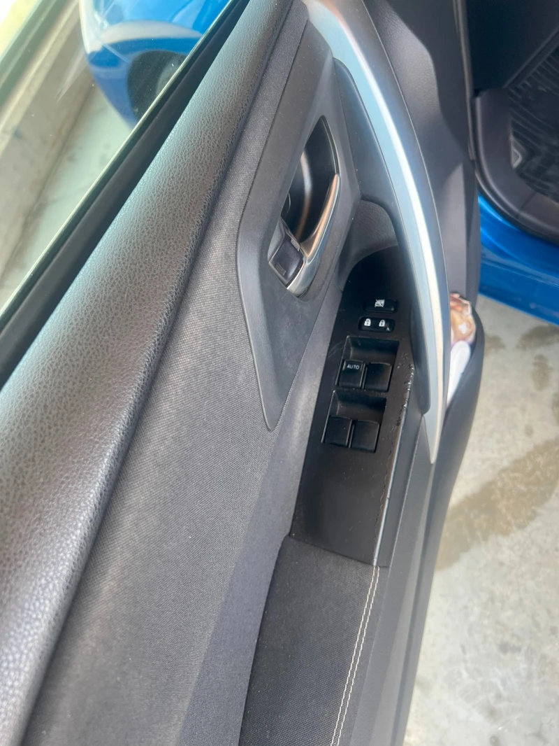 Toyota Auris 1.8, снимка 10 - Автомобили и джипове - 50804727