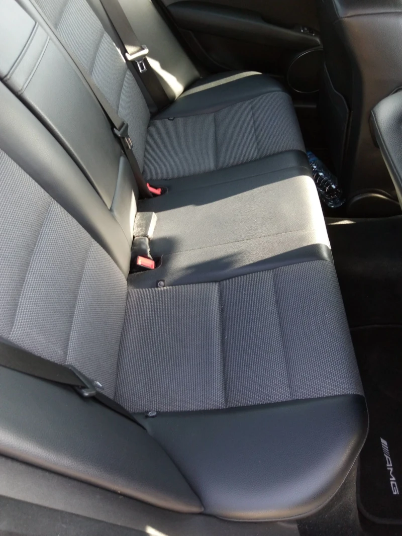 Mercedes-Benz C 180 AMG пакет, снимка 4 - Автомобили и джипове - 51115581