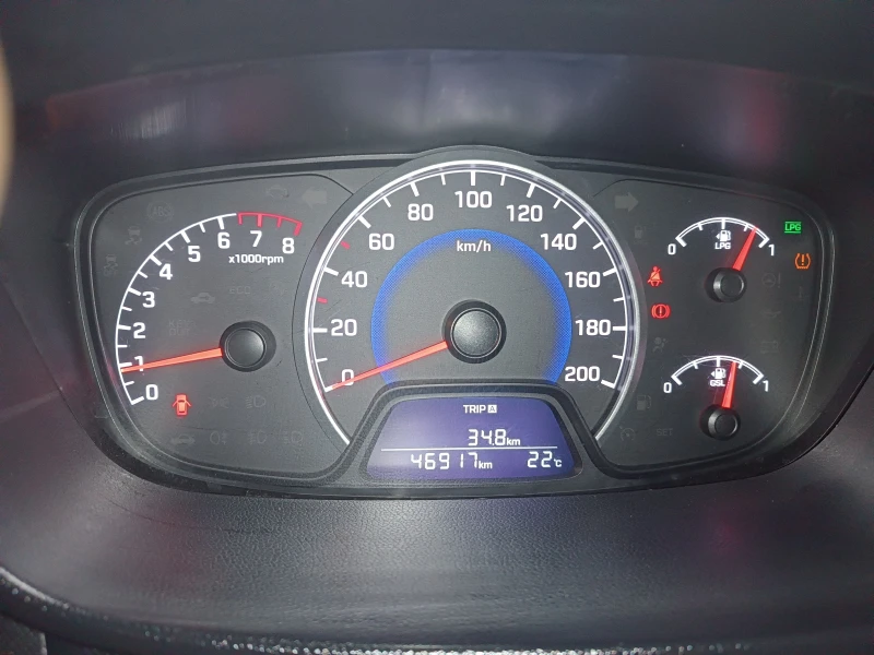 Hyundai I10 GL/Газ-бензин, снимка 7 - Автомобили и джипове - 52200773