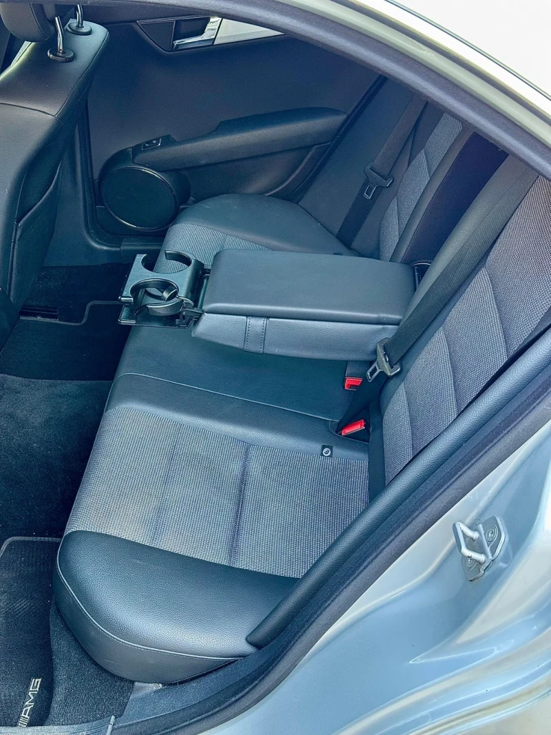 Mercedes-Benz C 200 Компресор 184кс, снимка 11 - Автомобили и джипове - 52414079