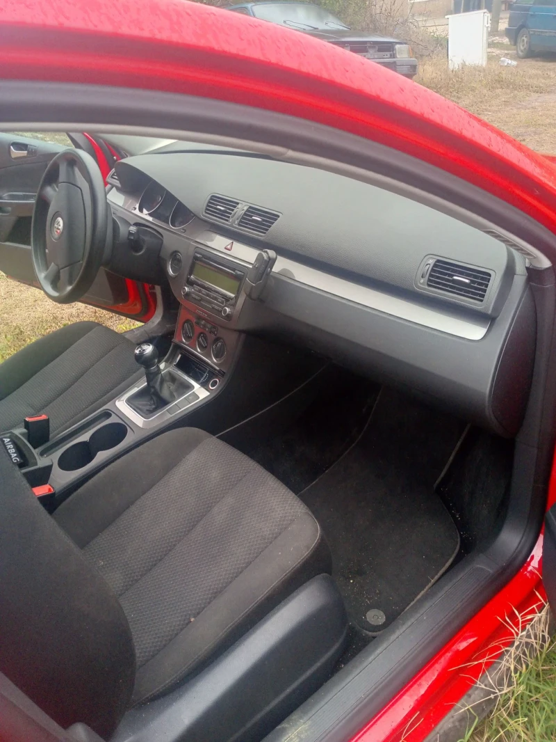 VW Passat, снимка 6 - Автомобили и джипове - 52533645
