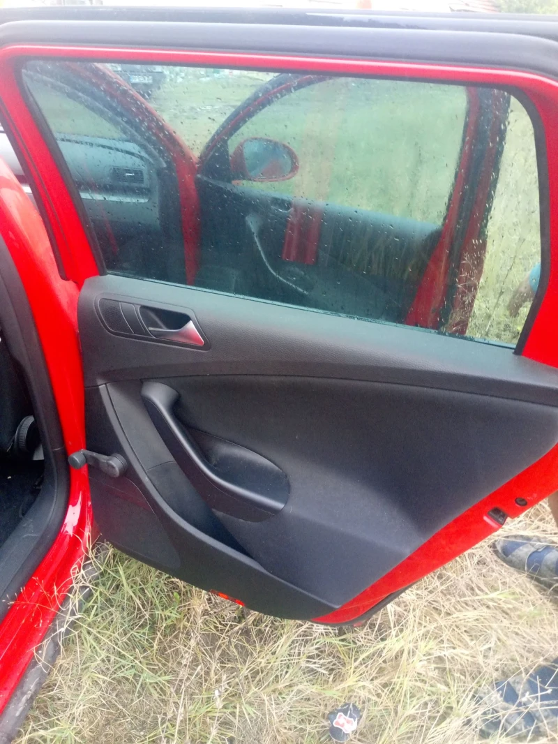 VW Passat, снимка 5 - Автомобили и джипове - 52533645