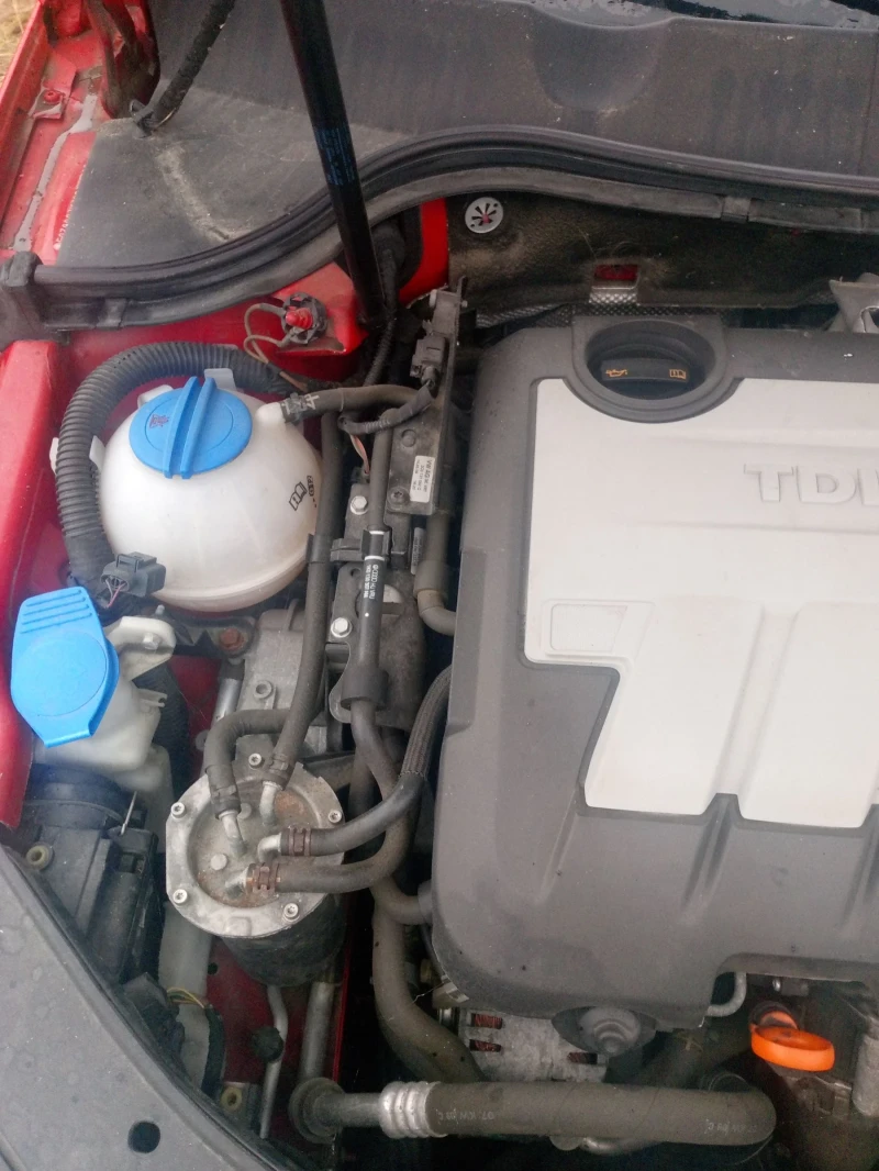 VW Passat, снимка 10 - Автомобили и джипове - 52533645