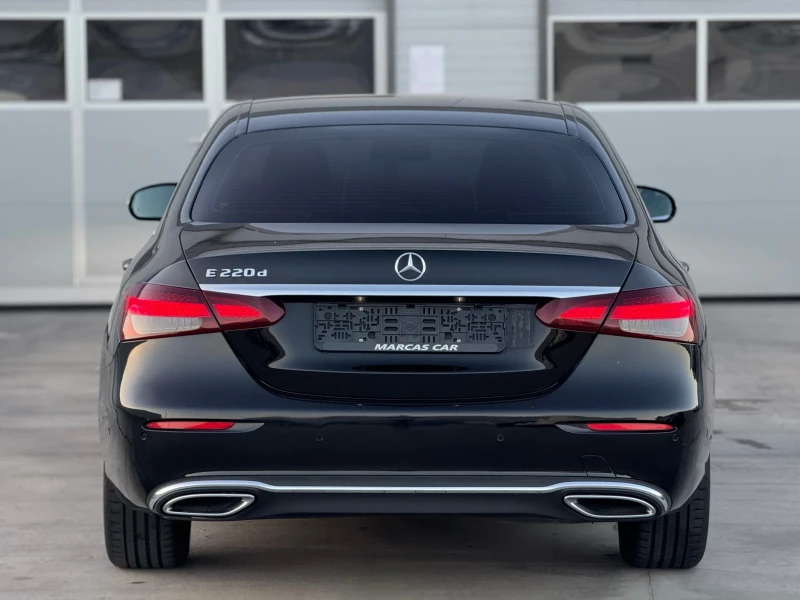 Mercedes-Benz E 220 2.2CDI* 9Gtronic* F1*  БЕЗ АНАЛОГ* ЛИЗИНГ * , снимка 4 - Автомобили и джипове - 52257787