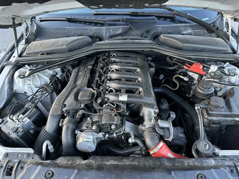 BMW 525 2008г. 197к.с., снимка 10 - Автомобили и джипове - 52886647