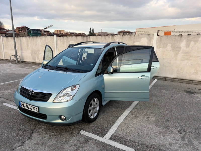 Toyota Corolla verso E12 D4D, снимка 4 - Автомобили и джипове - 53036635