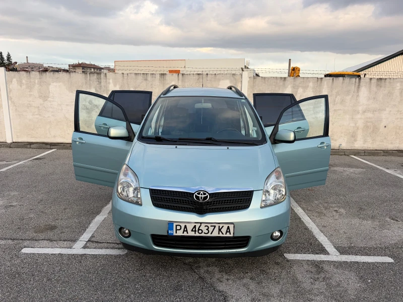 Toyota Corolla verso E12 D4D, снимка 2 - Автомобили и джипове - 53036635