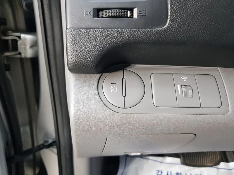 Hyundai Starex 2.5 Automatic, снимка 14 - Автомобили и джипове - 55948918