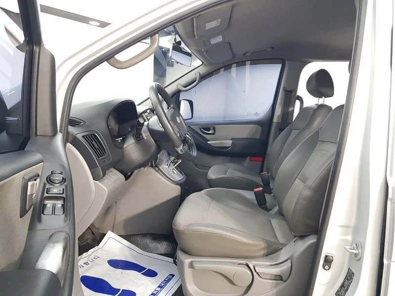Hyundai Starex 2.5 Automatic, снимка 11 - Автомобили и джипове - 55948918