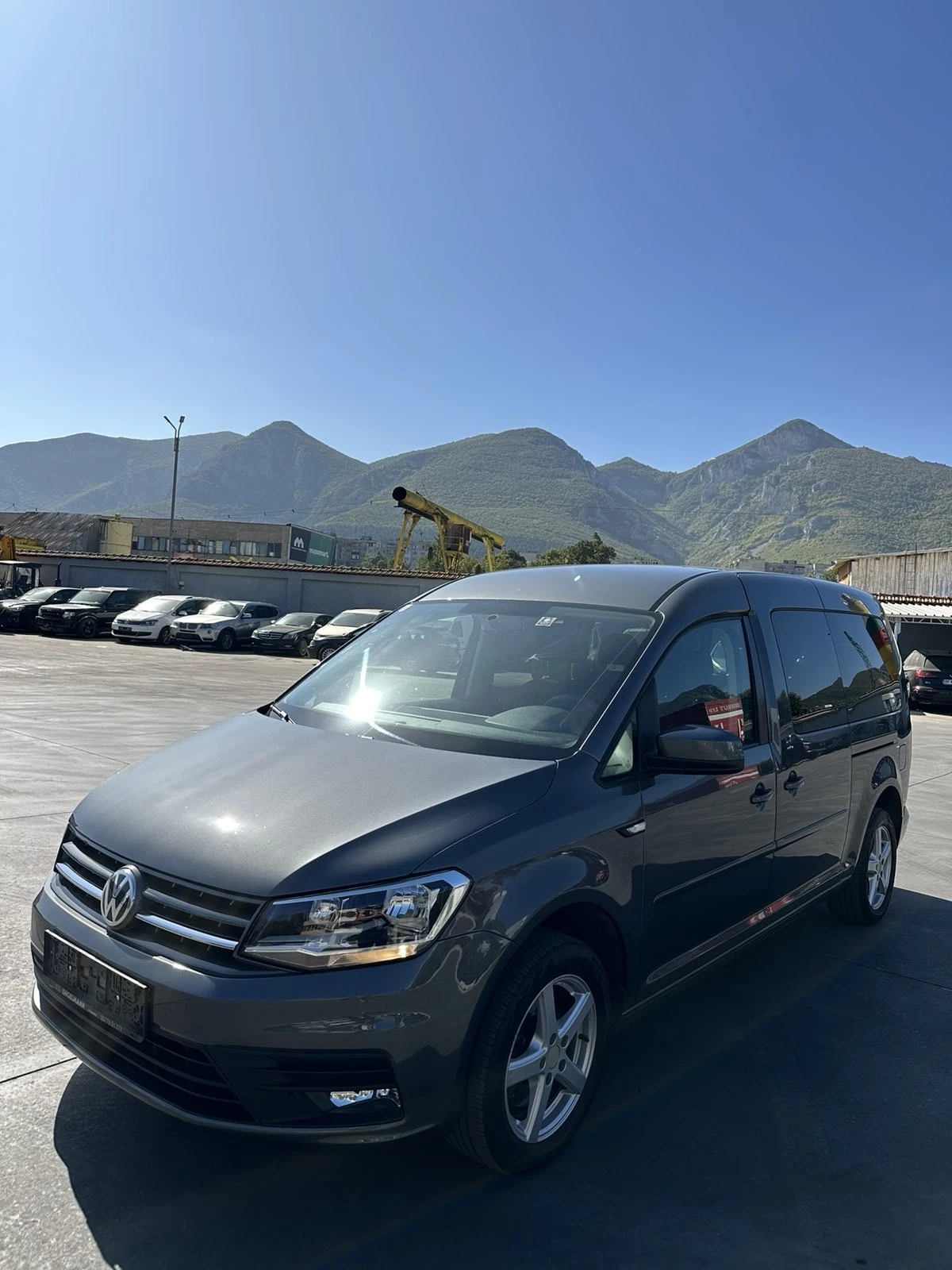 VW Caddy 2.0 Tdi Maxi+ DSG+ NAVI - изображение 2