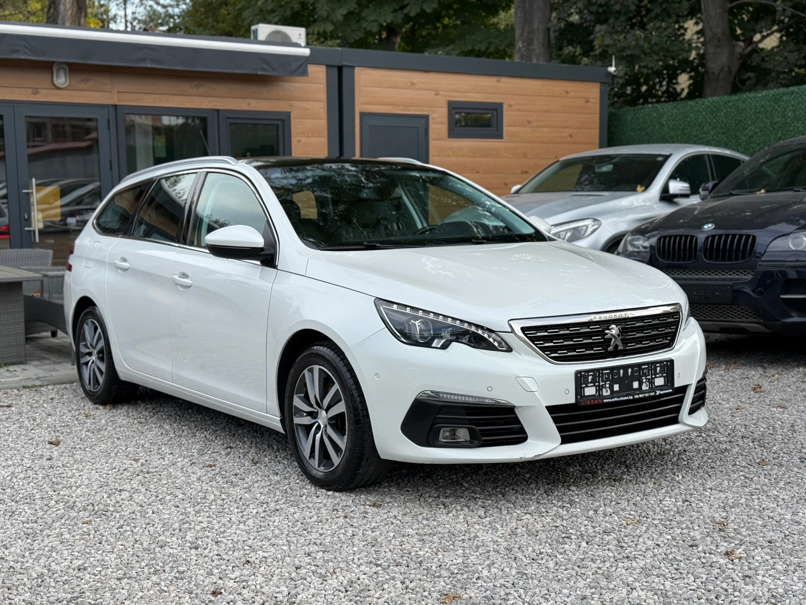 Peugeot 308 1.5 BlueHDI 130hp Facelift Кожа Панорама - изображение 3