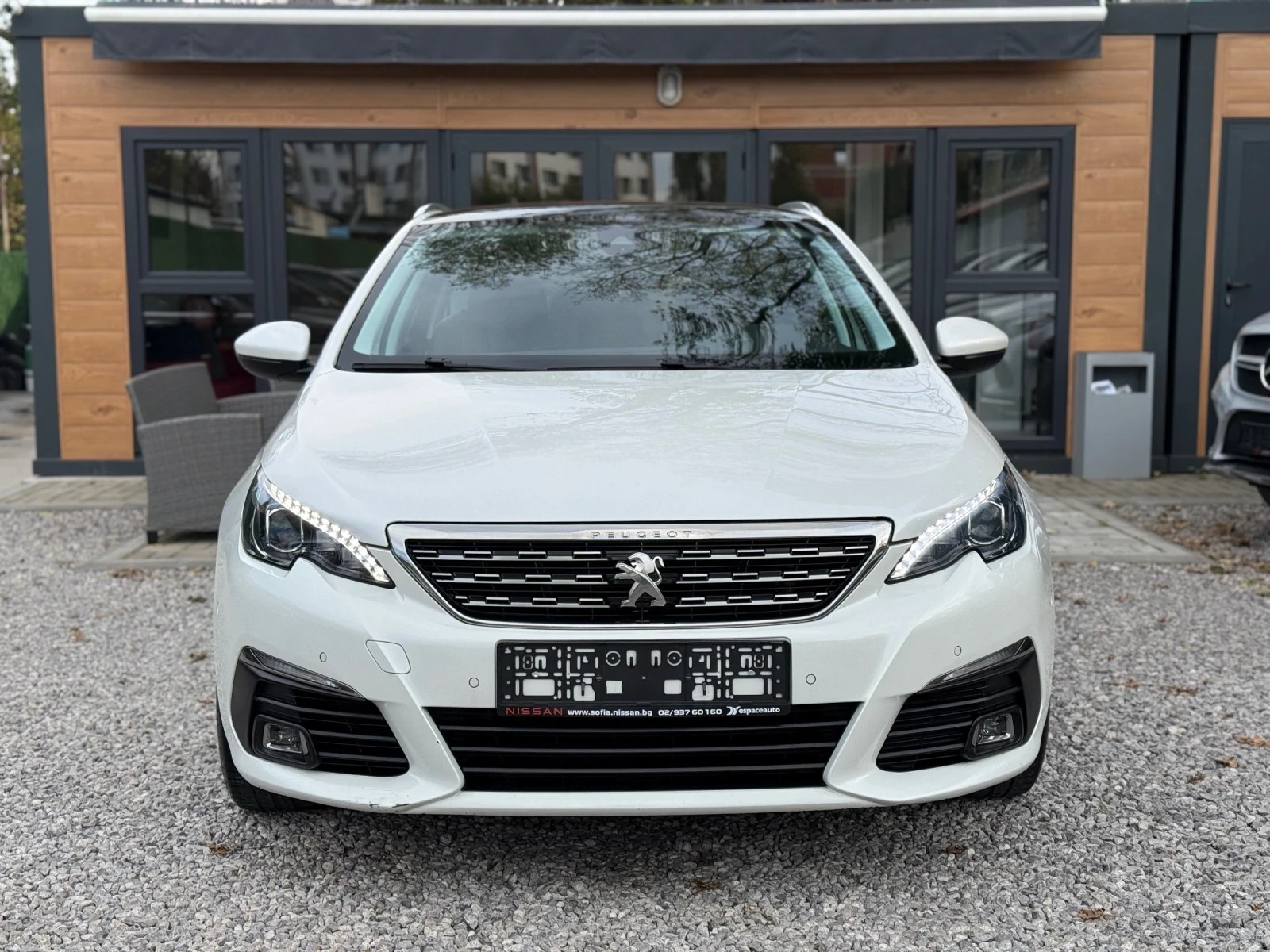 Peugeot 308 1.5 BlueHDI 130hp Facelift Кожа Панорама - изображение 2