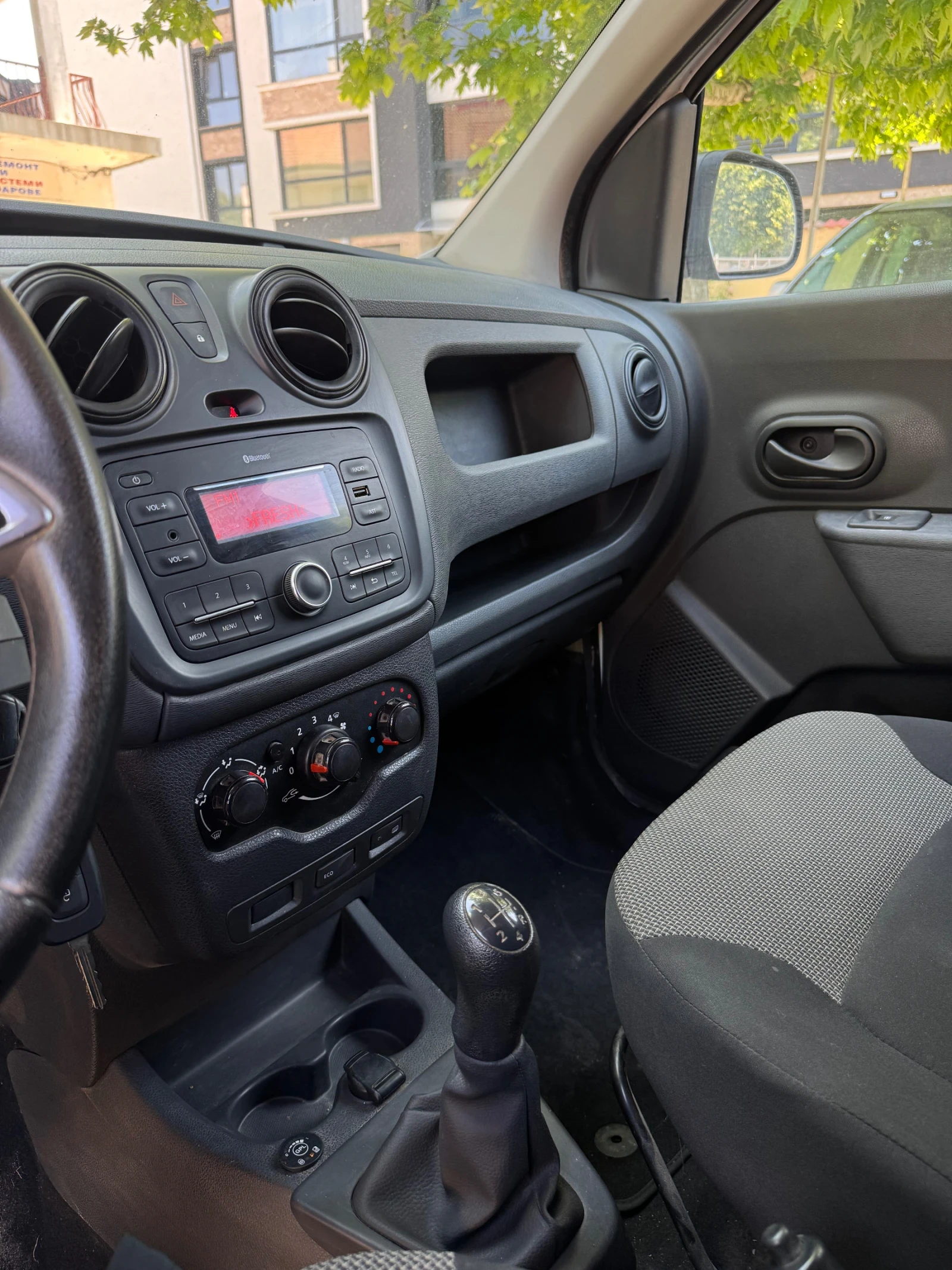 Dacia Dokker 102hp/ЗАВОДСКА ГАЗ/1.6  - изображение 8