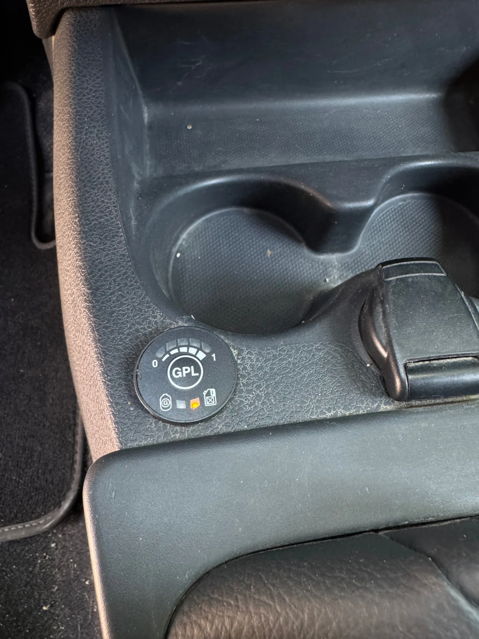 Dacia Dokker 102hp/ЗАВОДСКА ГАЗ/1.6  - изображение 10