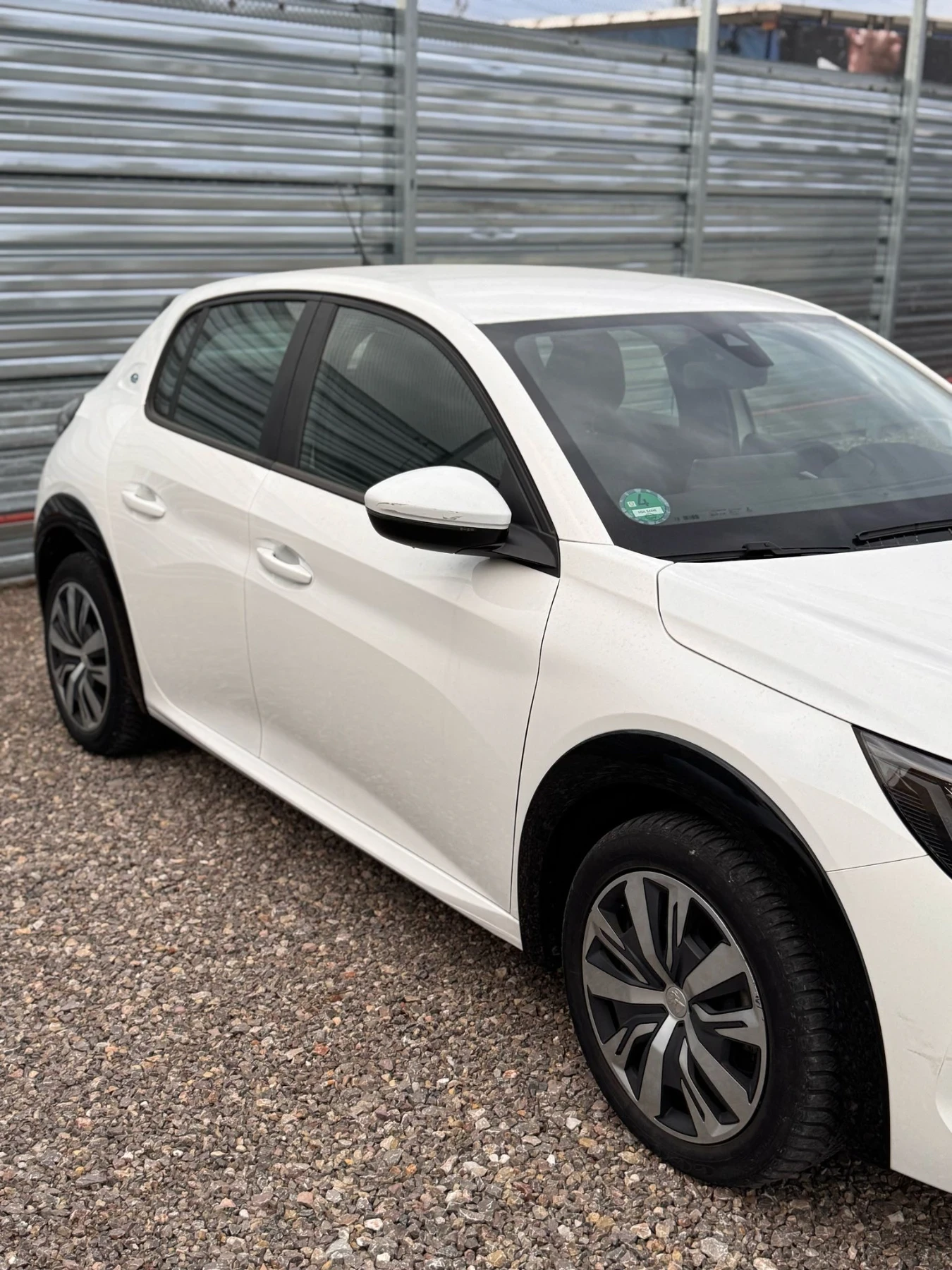 Peugeot 208  - изображение 3