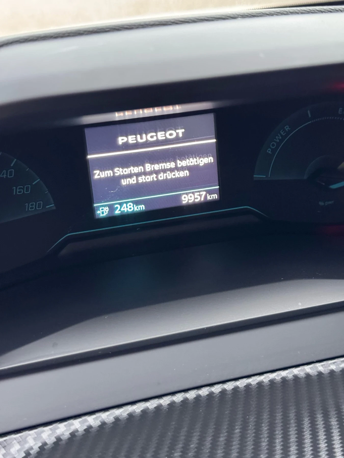 Peugeot 208  - изображение 9