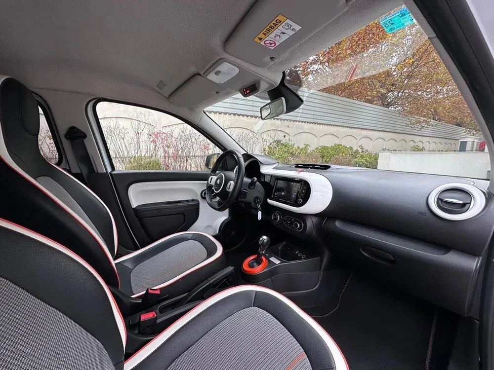 Renault Twingo Vibes 23kWh - изображение 5