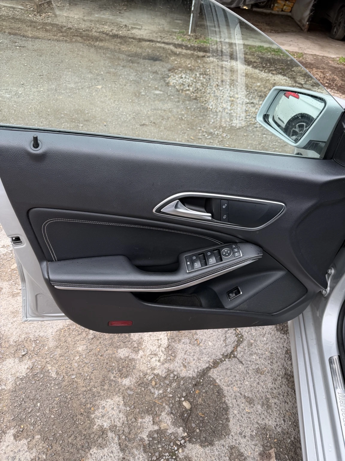 Mercedes-Benz CLA 220, снимка 6 - Автомобили и джипове - 53751689