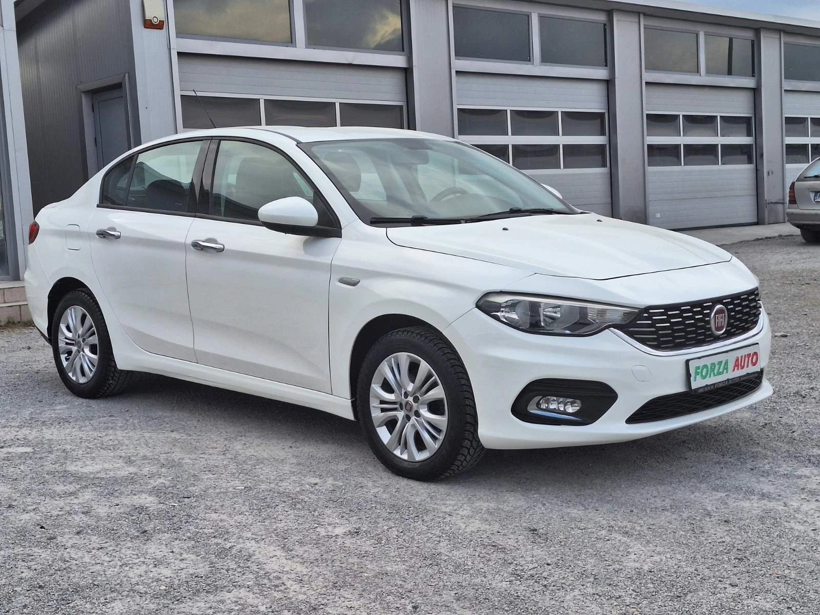 Fiat Tipo 1.6 M JET-LOUNGE-СЕДАН, снимка 7 - Автомобили и джипове - 53978934