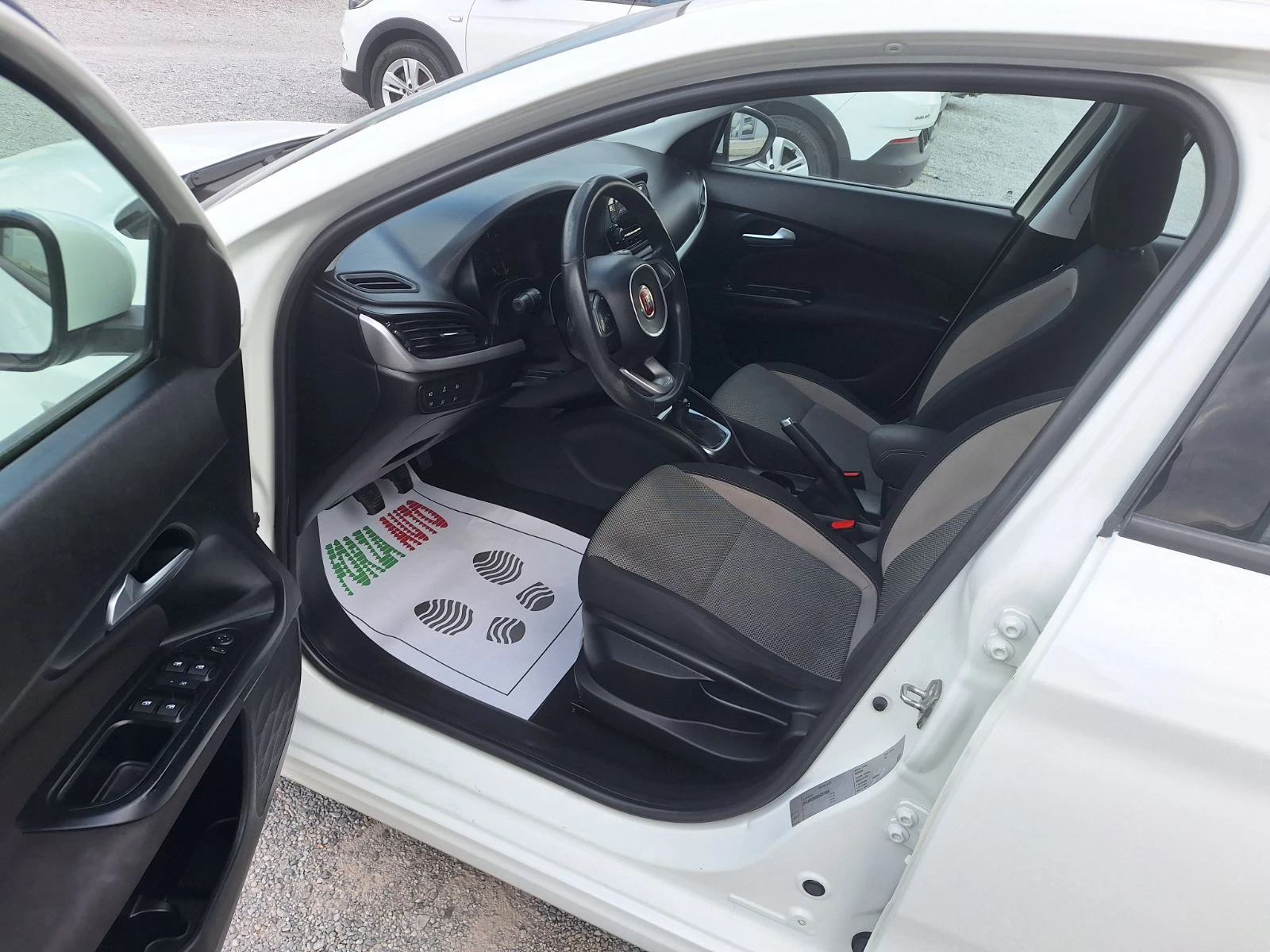 Fiat Tipo 1.6 M JET-LOUNGE-СЕДАН, снимка 9 - Автомобили и джипове - 53978934