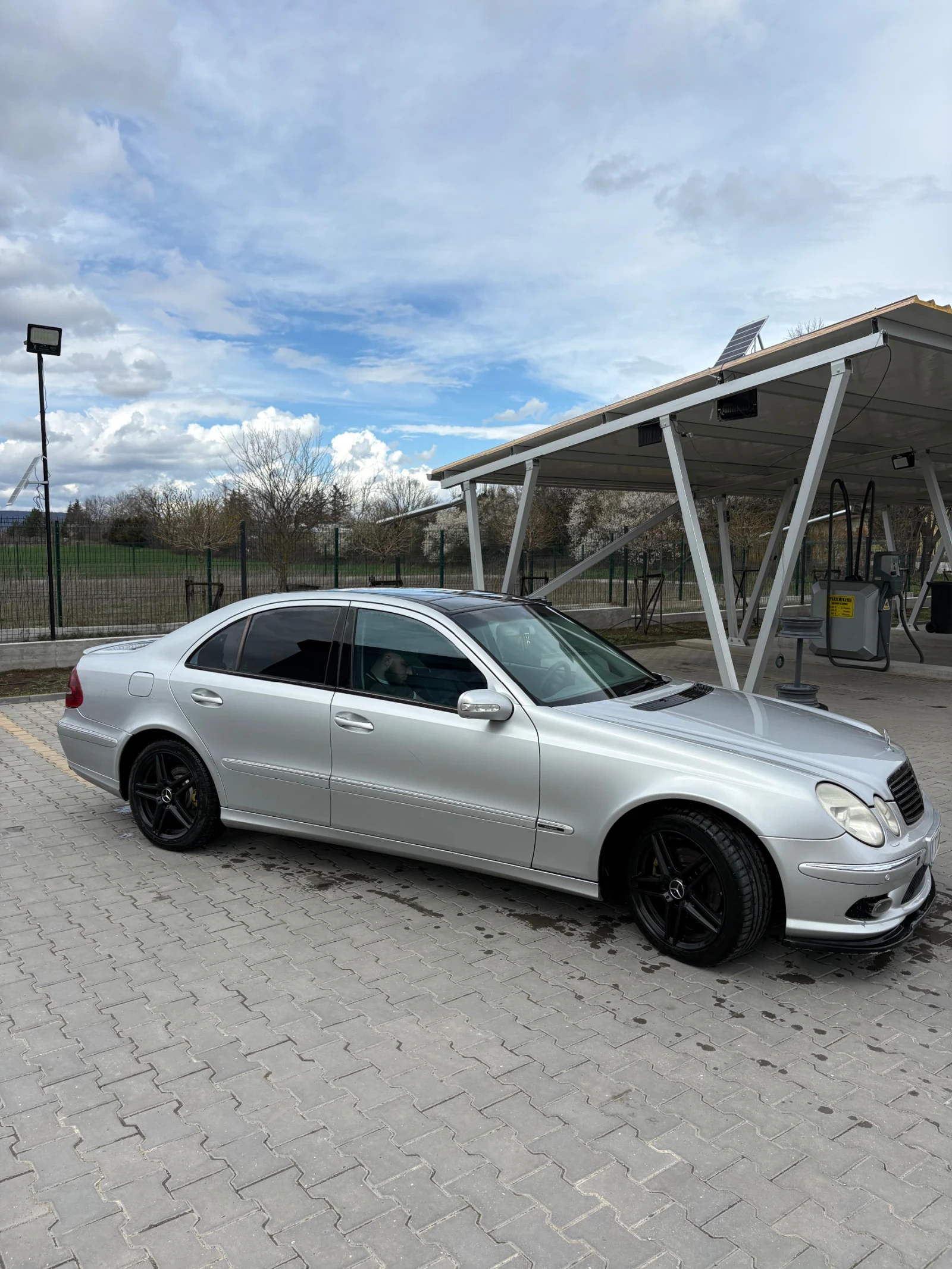 Mercedes-Benz E 270, снимка 3 - Автомобили и джипове - 54009985